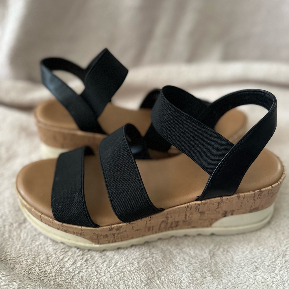 Women’s universal thread platform sandals